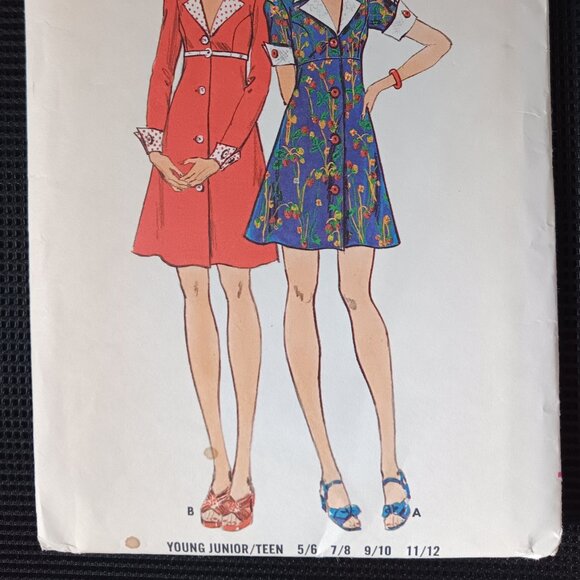 Rare Vintage 70s Butterick 3758 Flared Dress Sewing Pattern: Junior Size 7/8 - Picture 2 of 4